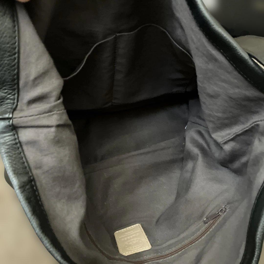 【russet】ソフトレザーワンショルダーバッグ　black