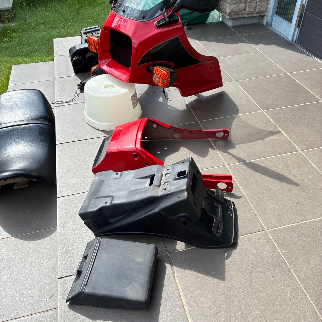 KAWASAKI(カワサキ)GPZ400F レアカラーカウルセット 引き取り限定