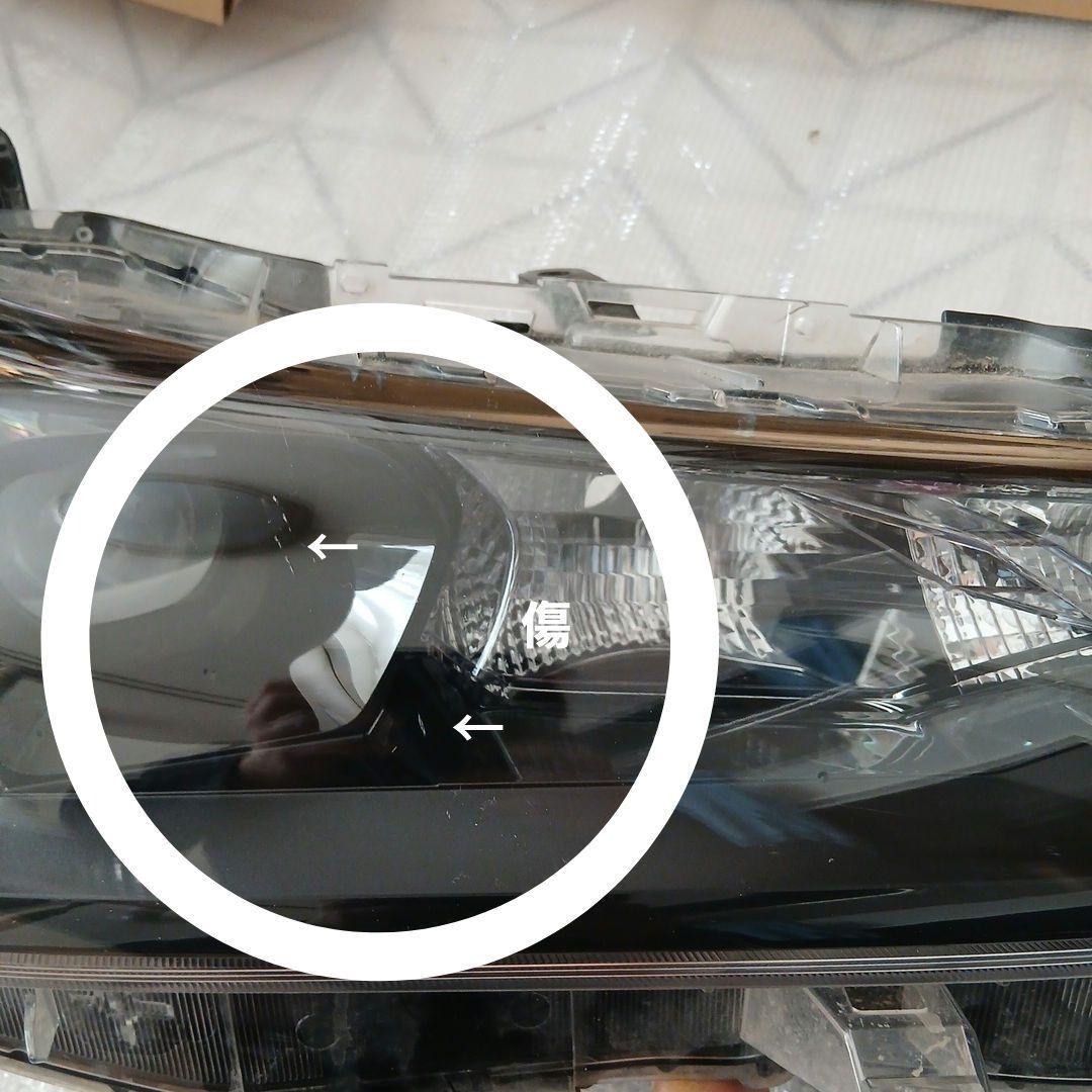 トヨタ　カローラフィルダー　運転席側ヘッドライト中古KOITO12-657