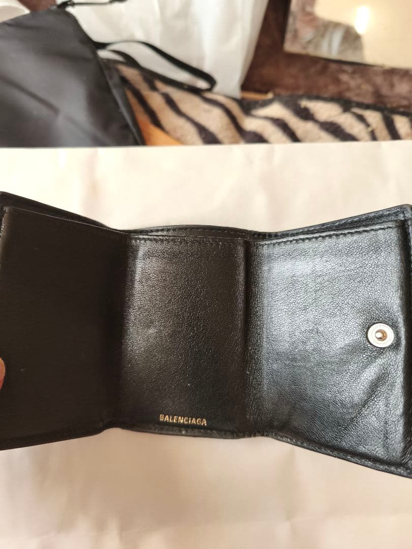 BALENCIAGA ブラック レザー 三つ折り財布