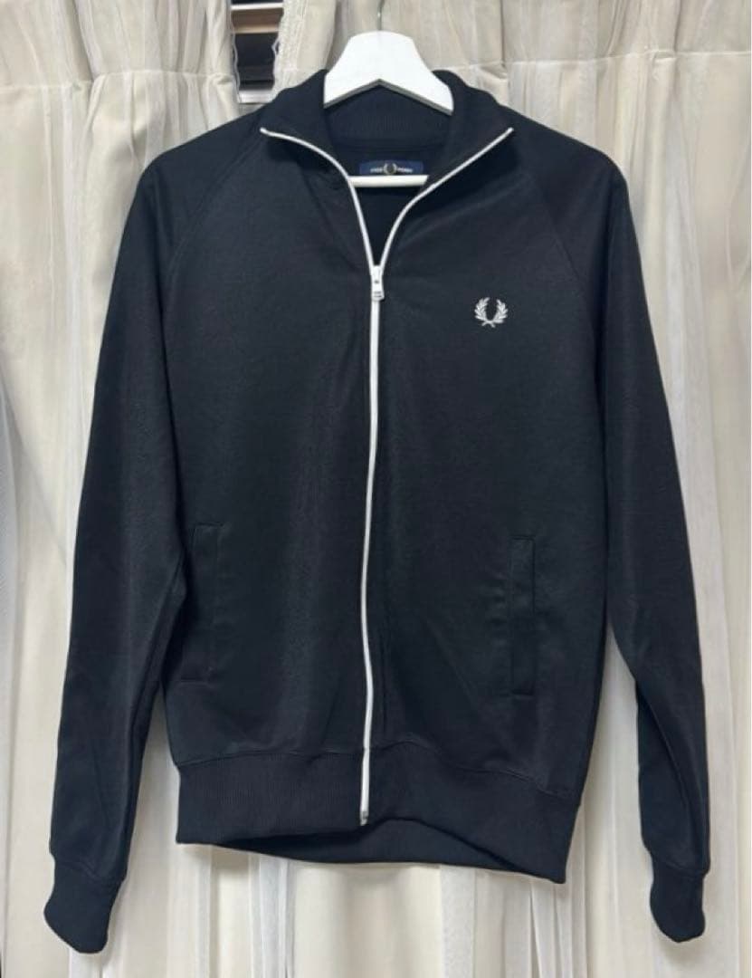 Fred Perry フレッドペリー　トラックジャケット　黒(Sサイズ)