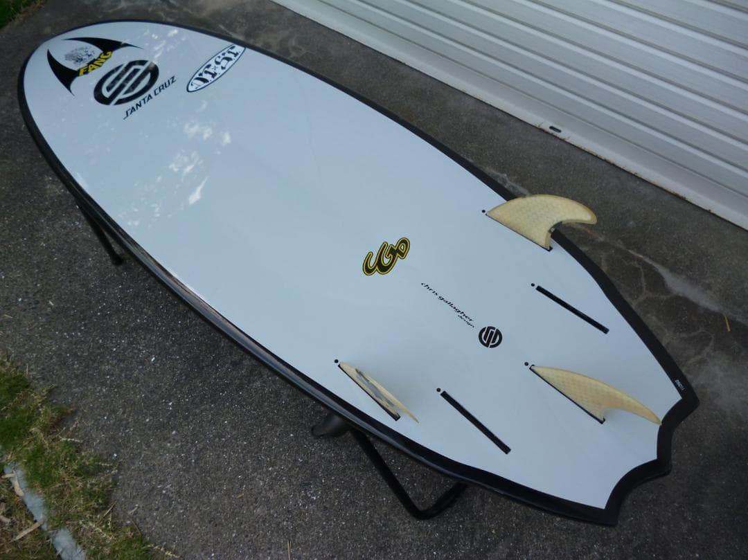 ま*ん様 サーフボード「サンタクルーズ」FANG Model ！５フィン 超浮力