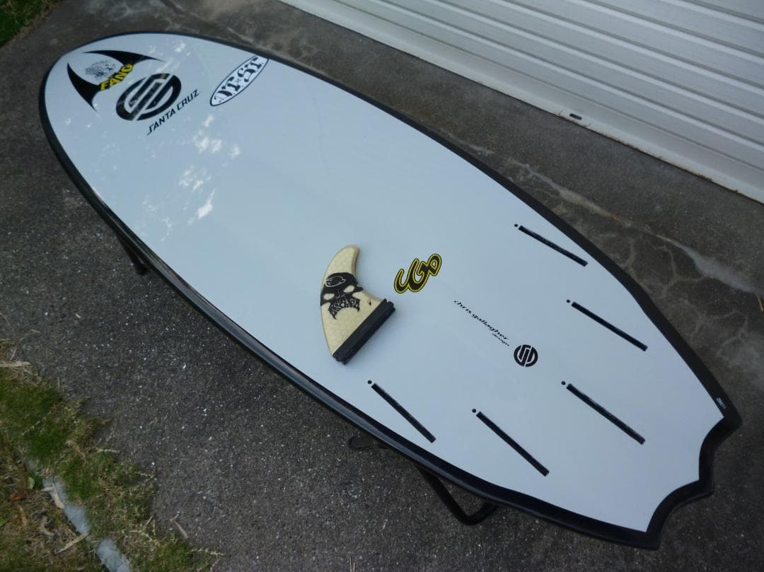 ま*ん様 サーフボード「サンタクルーズ」FANG Model ！５フィン 超浮力