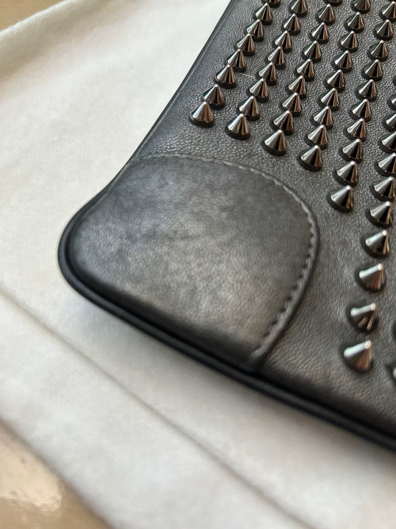 Christian Louboutin クラッチ　男女可　ショルダー斜めがけ