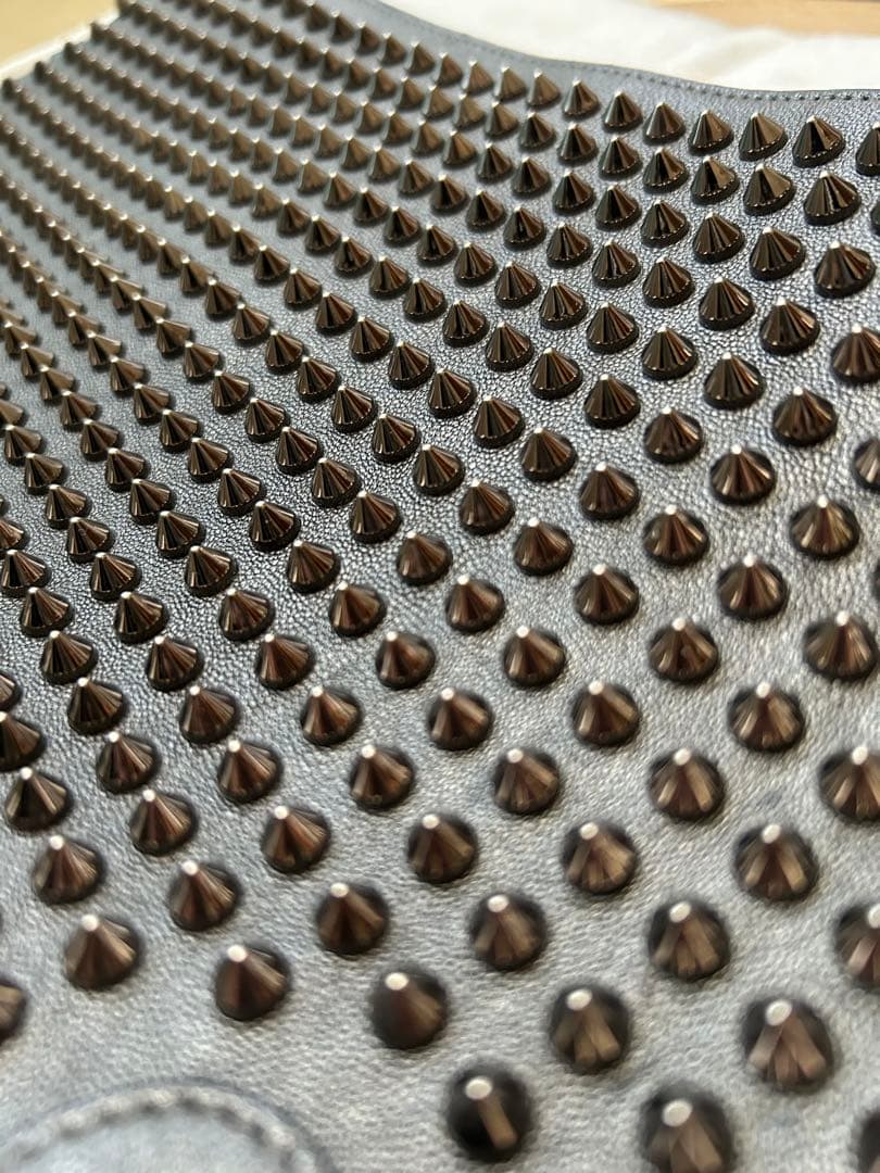 Christian Louboutin クラッチ　男女可　ショルダー斜めがけ