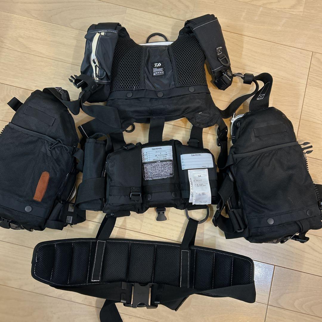 【美品】ダイワ ベンチクールゲームベストIV DF-6109 ライフジャケット