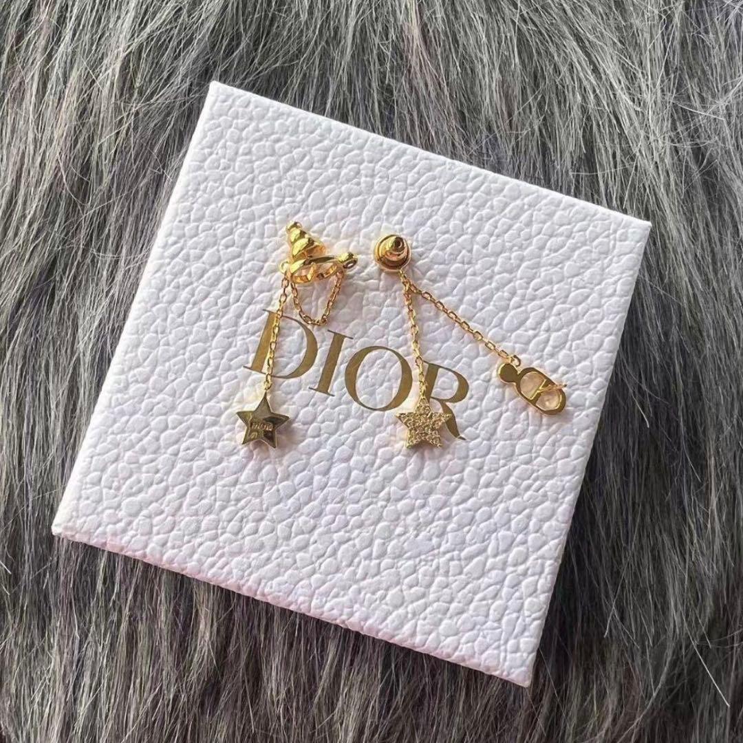 Diorディオール　PETITCDピアス　ゴールド　スター チェ