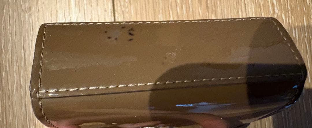 DELVAUX デルヴォー タンペート エナメルレザー エトゥープ チャーム