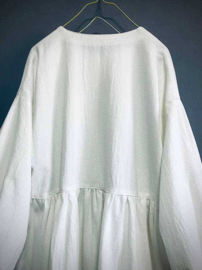 Wボタンギャザーワンピース　コットンリネン