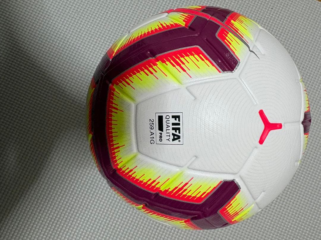 NIKE マーリン 公式球 5号 ラ・リーガ