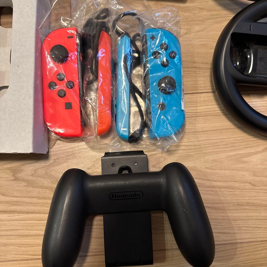 Nintendo Switch 本体セット 純正ケース・ハンドル2個・マリカ8付