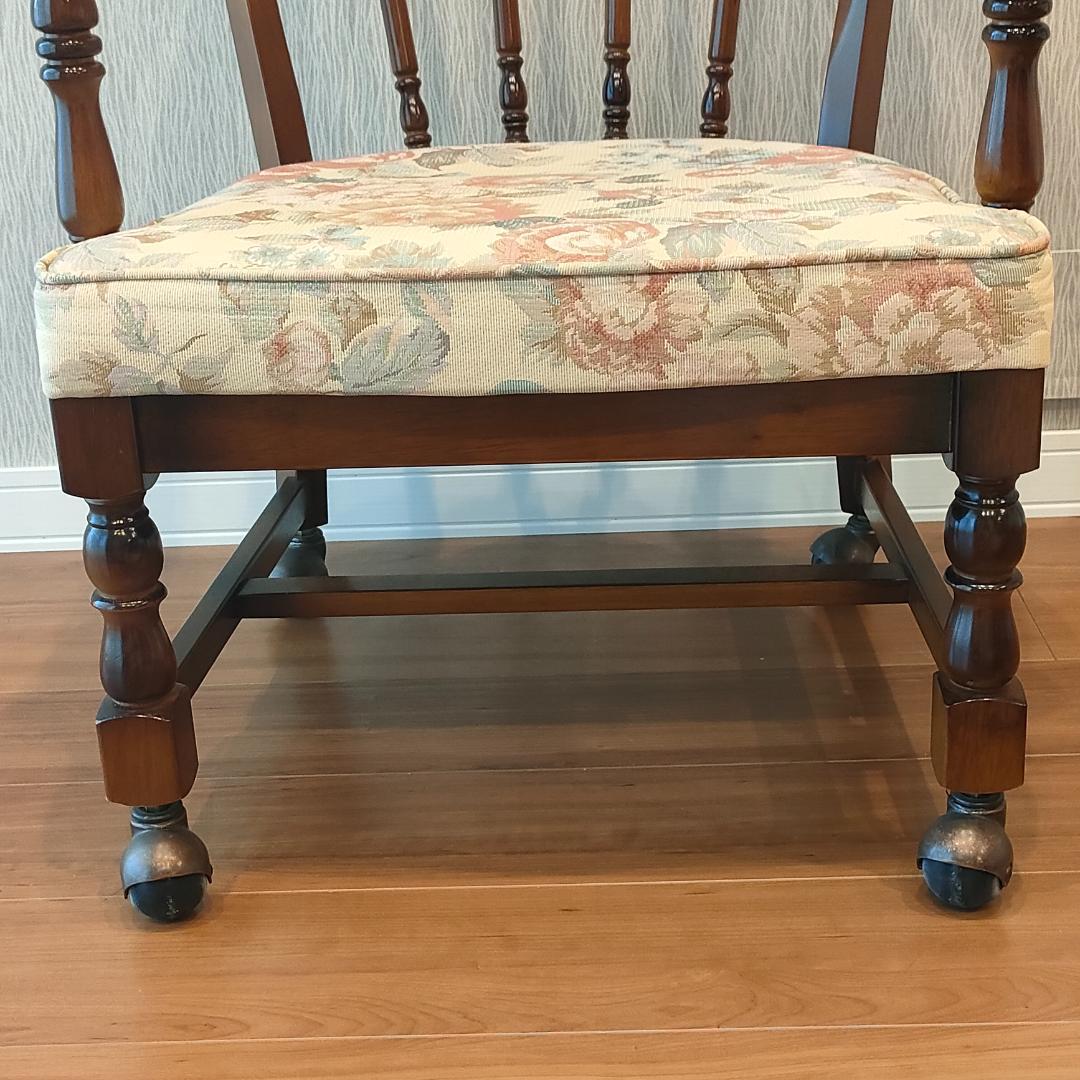 カリモク　コロニアル　アームチェア　クッション　キャスター付き②