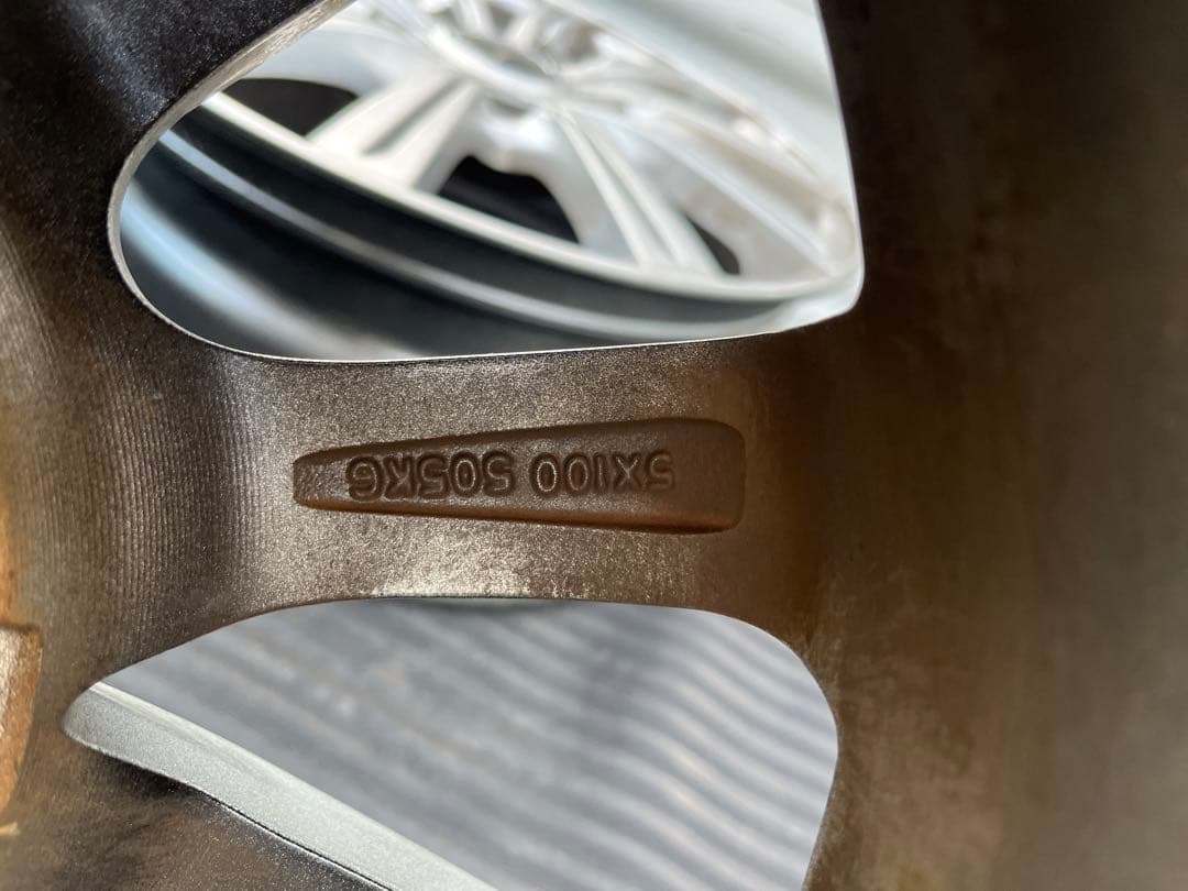 MiLLOUS 15インチ PCD114.3 5穴 6j +53