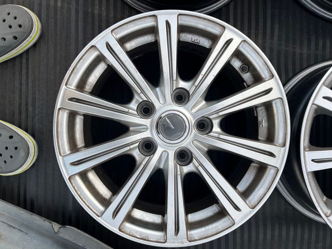 MiLLOUS 15インチ PCD114.3 5穴 6j +53