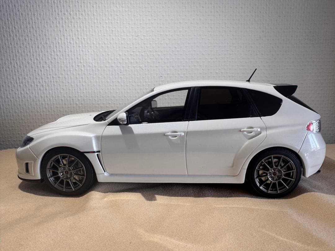 スバル WRX STI ホワイト ミニカー1/18