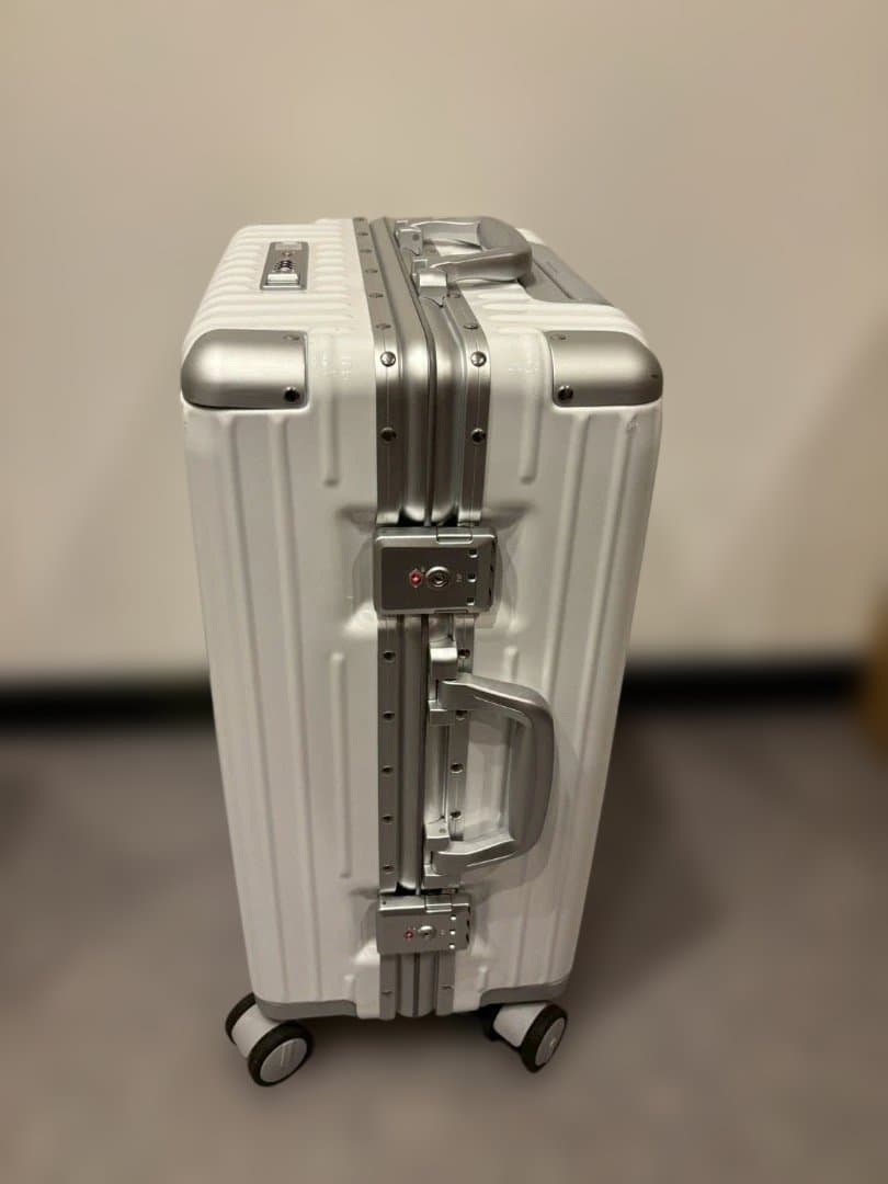 多機能キャリーケース【エナメルホワイトS】B25