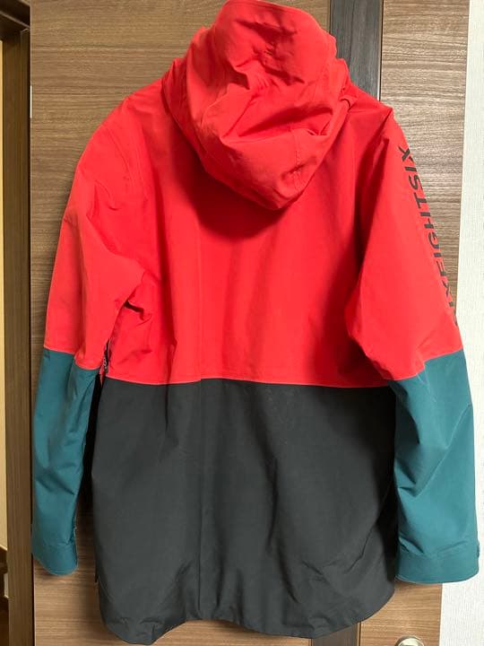 686 GLCR アノラック 春まで使える Mサイズ　中古