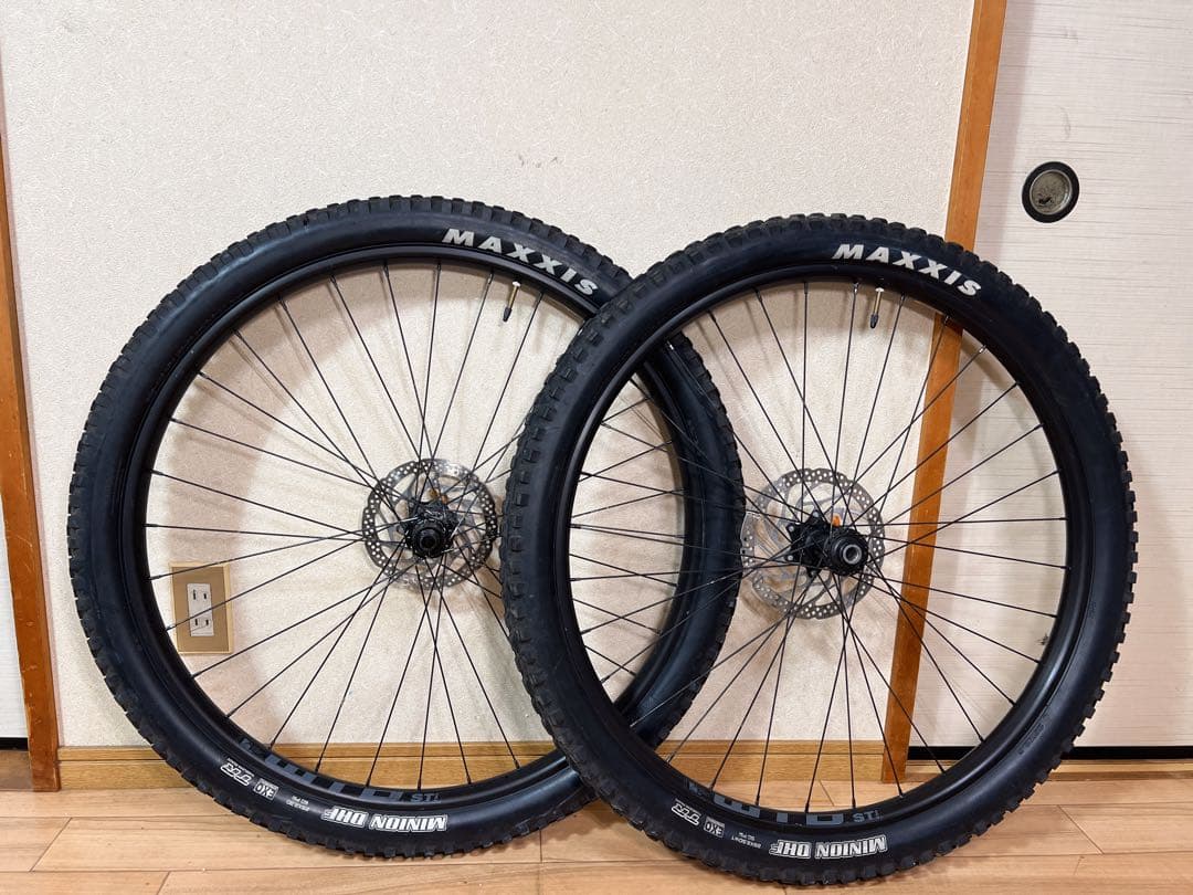 マキシス ミニオン DHF タイヤとシマノ WTB ST i30
