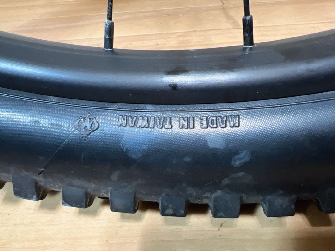 マキシス ミニオン DHF タイヤとシマノ WTB ST i30