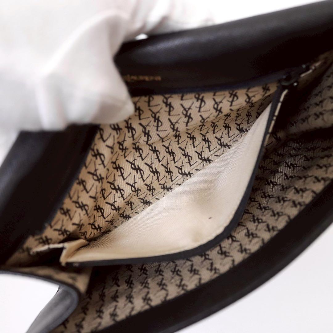 イブサンローラン　YSL ロゴ型押し　クラッチバッグ　ブラック