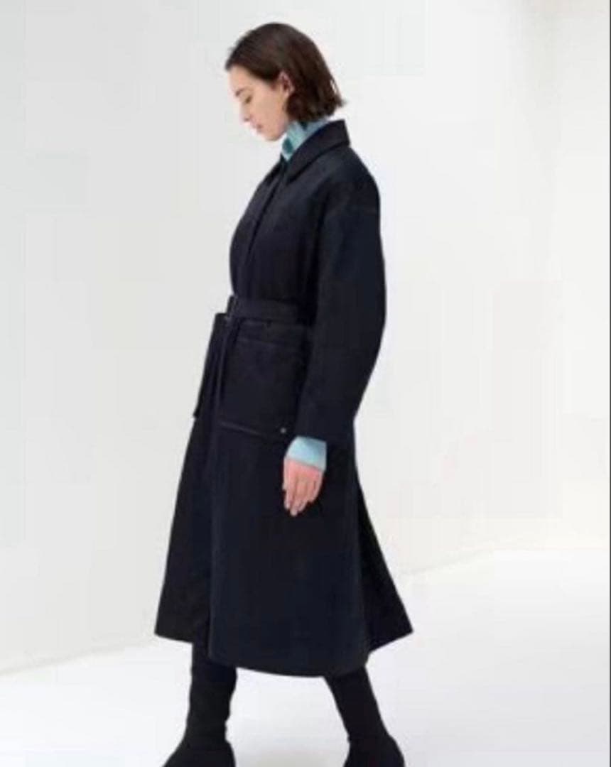 LANVIN ランバンオンブルー　 中綿コート　ネイビー　ベルトあり　光沢