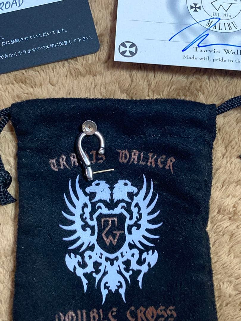 トラビスワーカー シングルクロスフープ ピアス 18金ポスト ギャランティカード