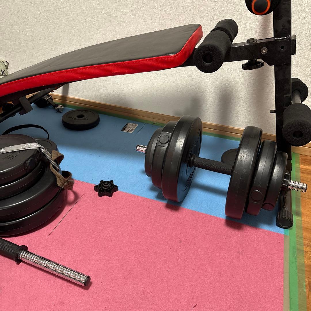 調整可能なベンチとダンベルセット