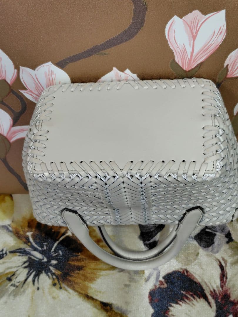 【美品】アニヤハインドマーチ2WAYニーソン★白バッグかごバック★エコバッグ付き