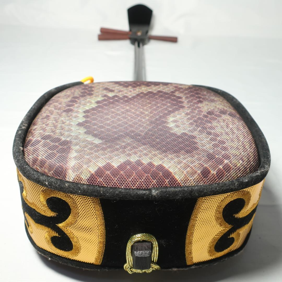 沖縄三線 ケース付 爪 予備弦 付属 和楽器