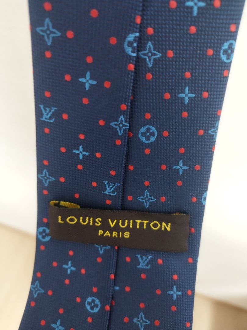 ルイヴィトン　ネクタイ　メンズ