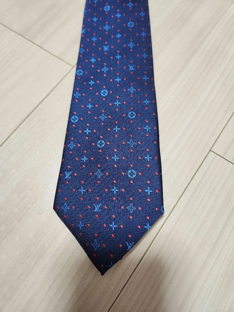 ルイヴィトン　ネクタイ　メンズ