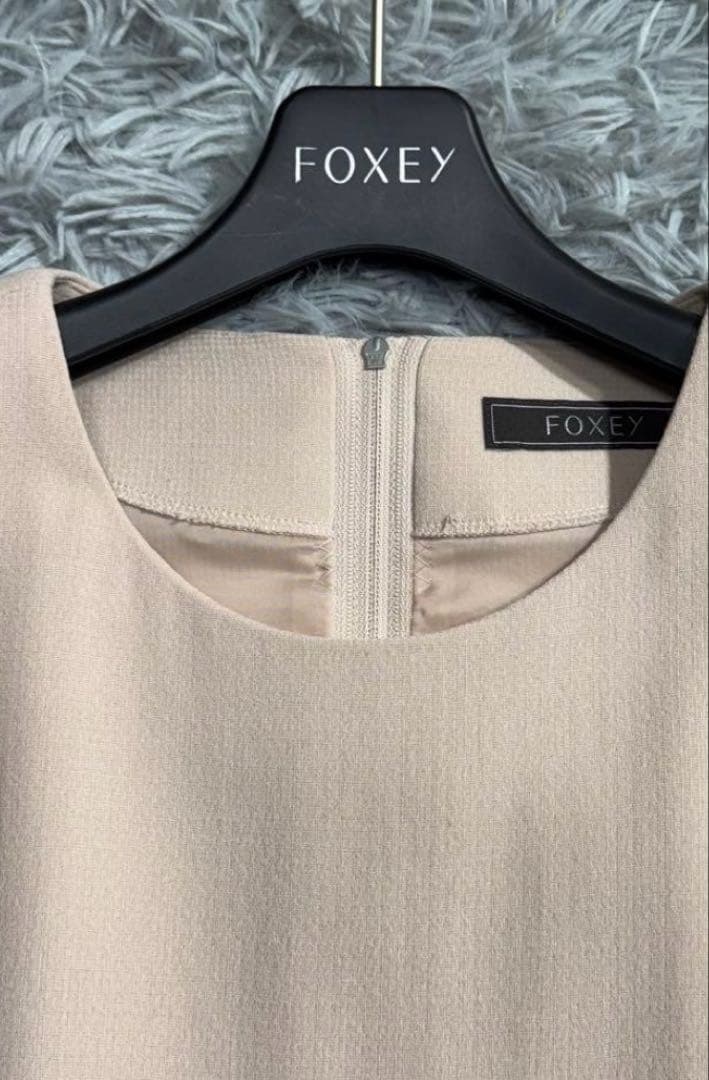 美品✨定価13万 フォクシー フレアワンピース Aライン アンティークベージュ