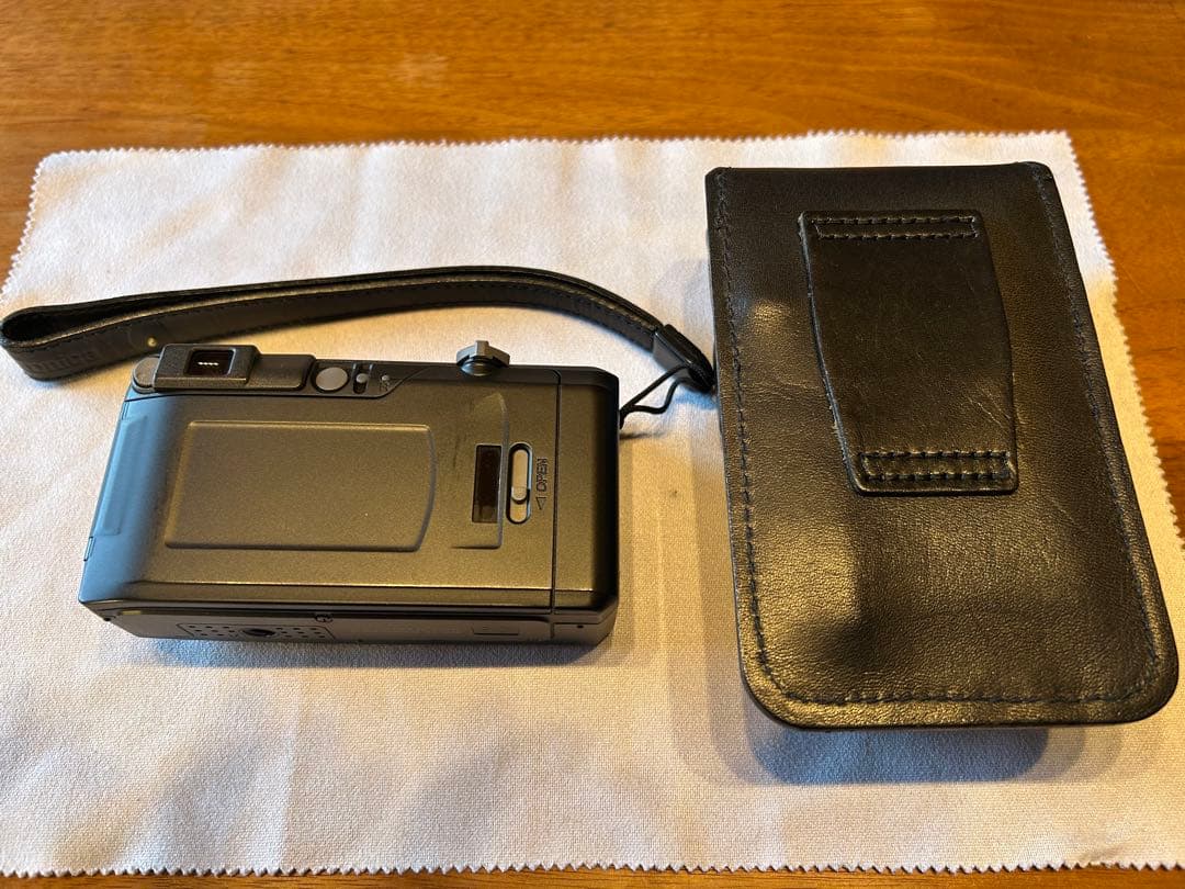 Konica Lexio 70 コンパクトカメラ　革製ケース付き