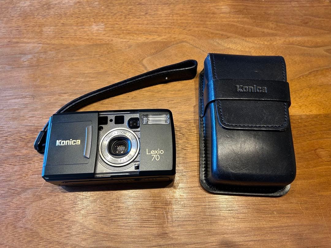 Konica Lexio 70 コンパクトカメラ　革製ケース付き