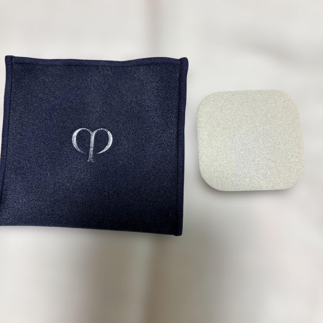 クレ・ド・ポーボーテ　プードルコンパクトサンシェルn