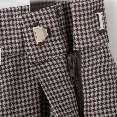 自由区セットアップ ハイツイストビエラプリーツスカート、フロントフリル ブラウス