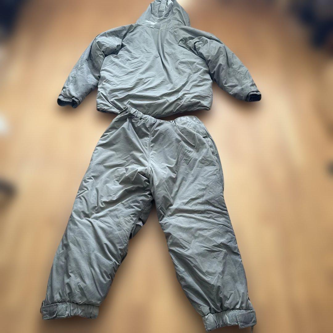 放出品レベル7パーカー上下