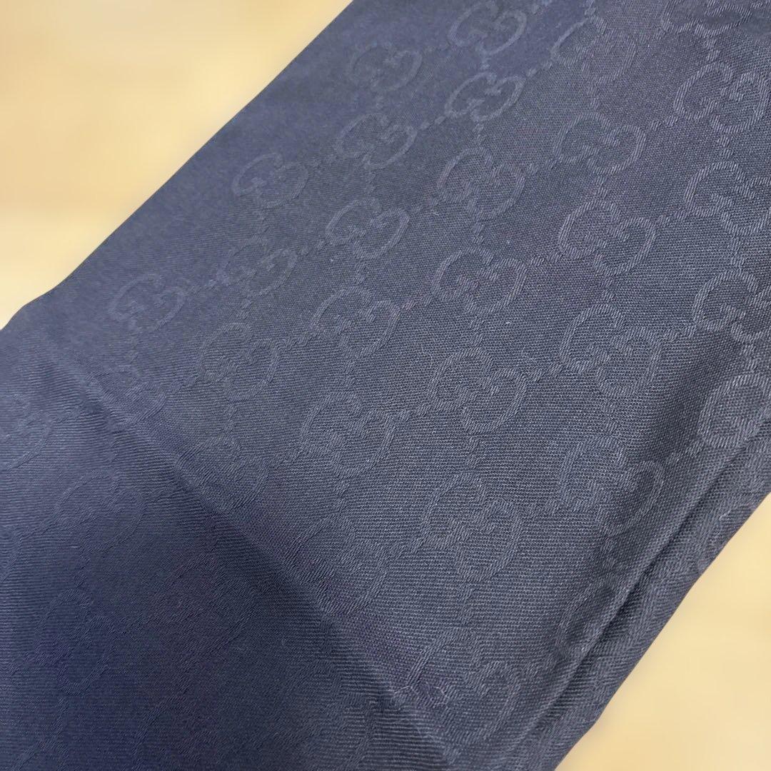 GUCCI メンズロゴ柄マフラー　ブラウン