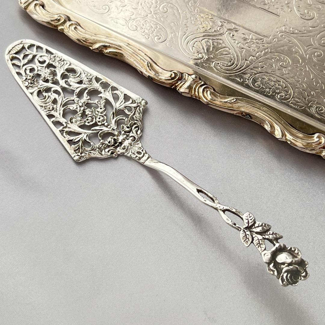 【ドイツ】 ローズと透かしのケーキサーバー【純銀】ヒルデスハイムローズ 20cm