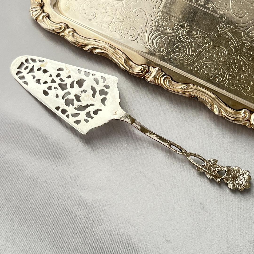 【ドイツ】 ローズと透かしのケーキサーバー【純銀】ヒルデスハイムローズ 20cm