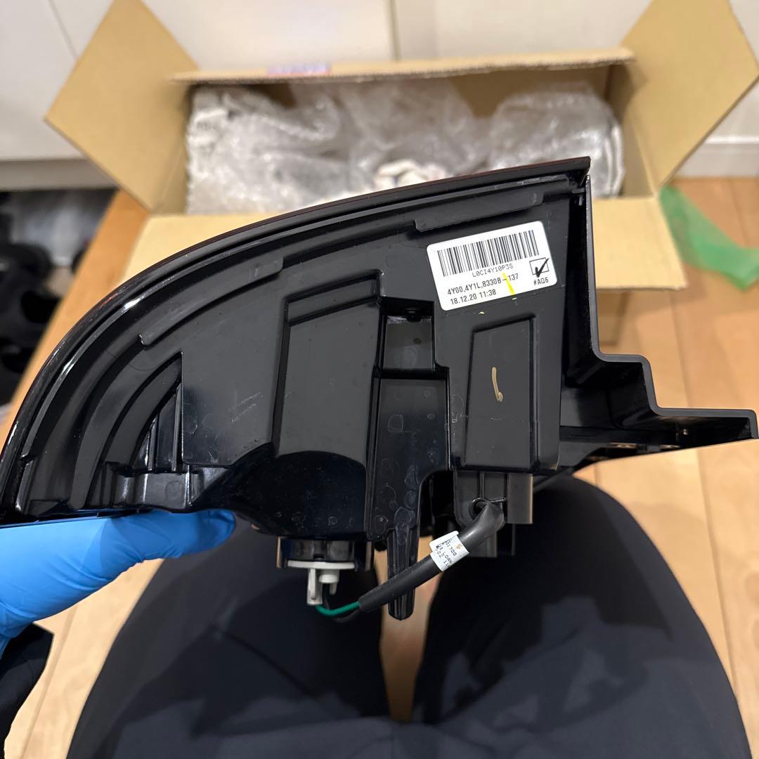 三菱デリカD5 CV1W後期純正　左側テールランプ