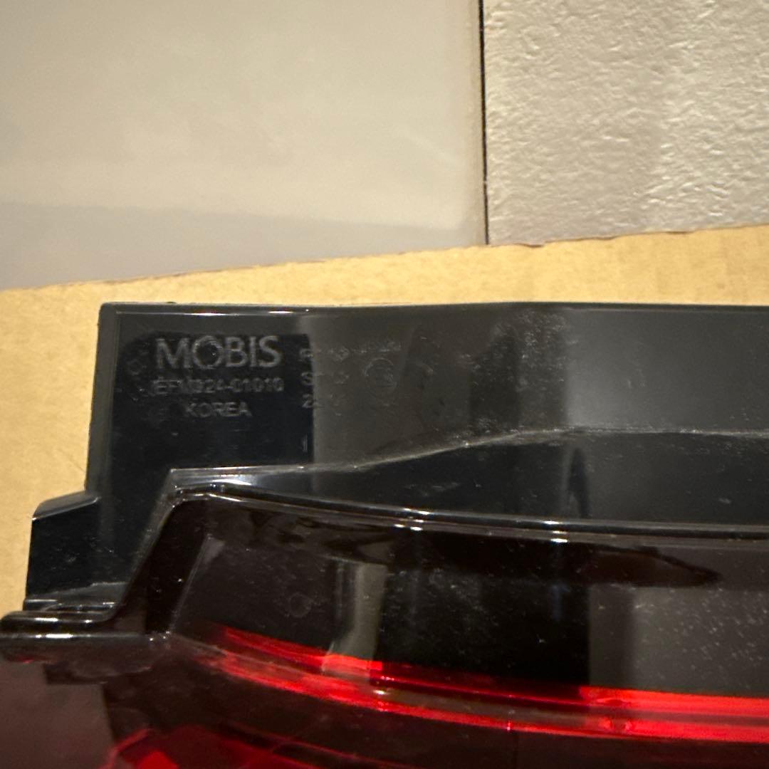 三菱デリカD5 CV1W後期純正　左側テールランプ