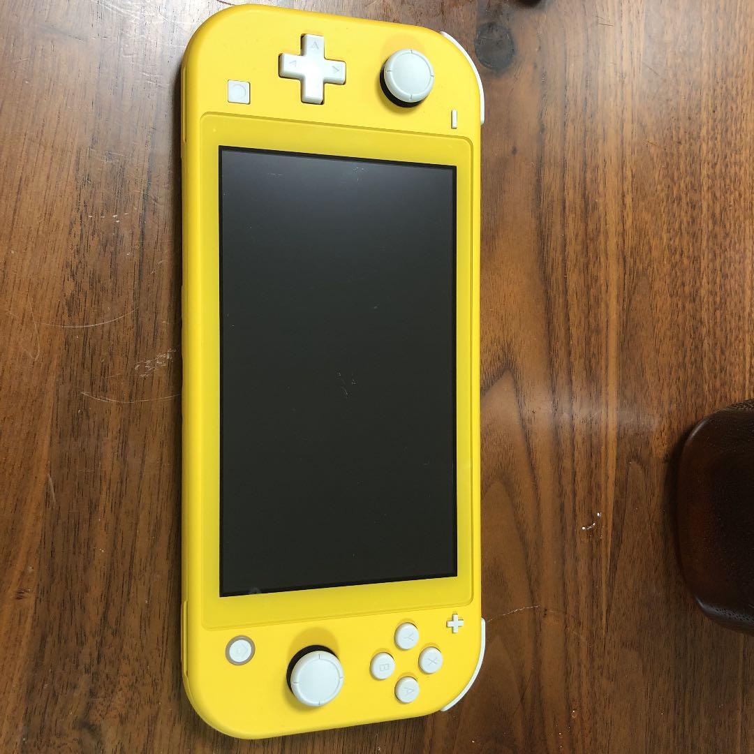 【最終大幅値下げ】NINTENDO Switch カラーイエロー　中古