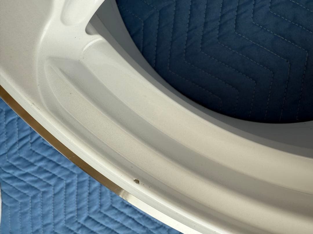 ADVAN RG-4 レーシングホワイトメタリック＆リング　18インチ