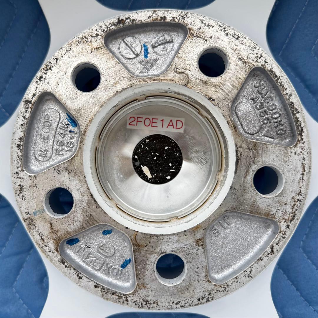 ADVAN RG-4 レーシングホワイトメタリック＆リング　18インチ