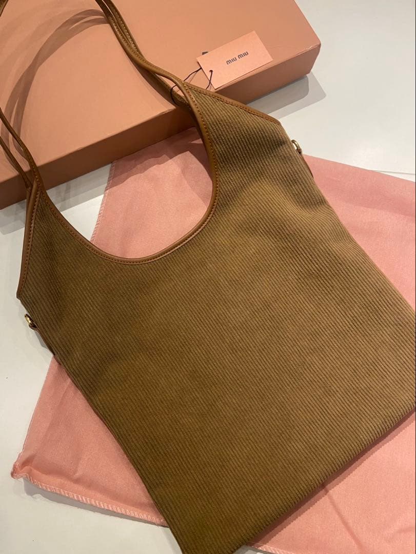 MIU MIU コーデュロイトートバッグ　シナモンカラー　ノベルティ