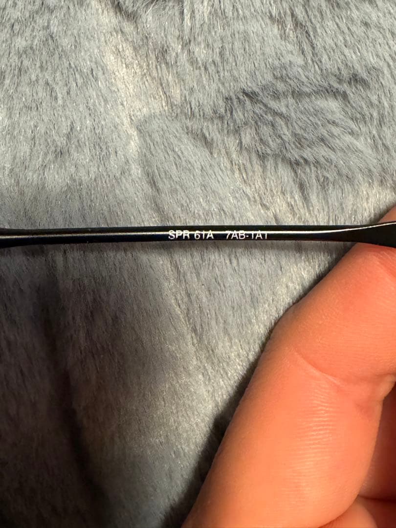 PRADA ブラックオーバルサングラス ケース付き