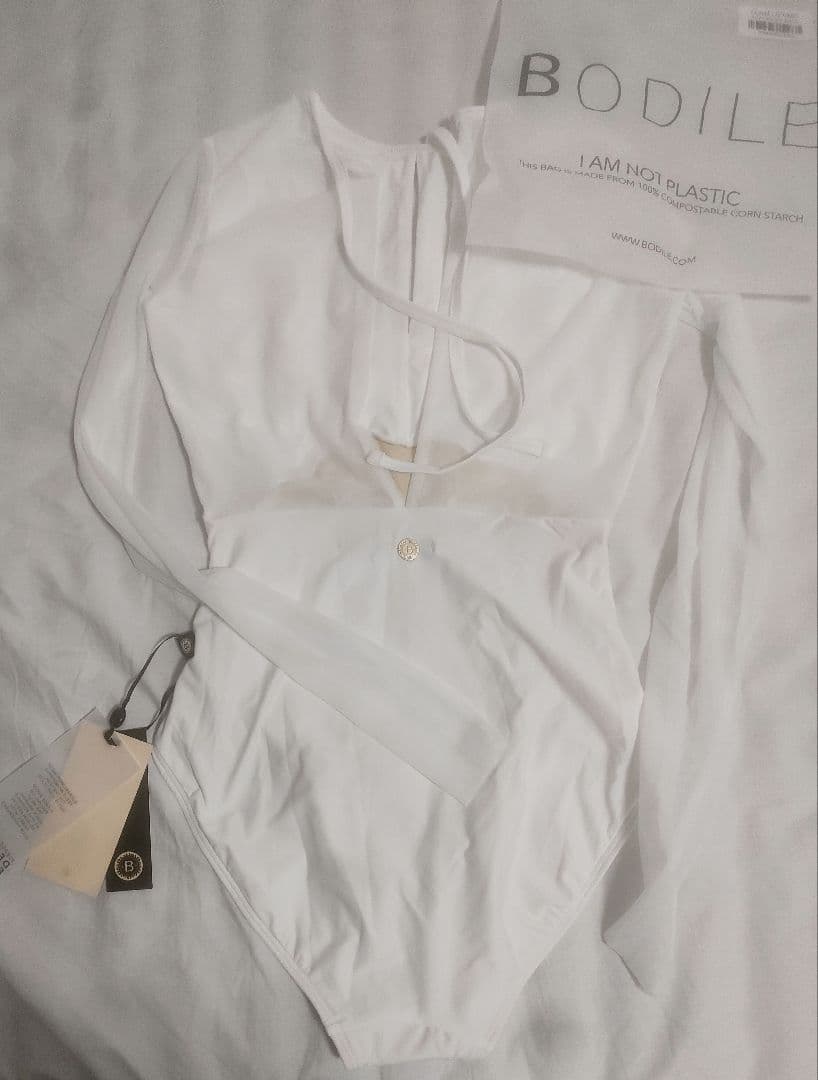 【新品未使用】BODILE　長袖　白　レオタード　OLIVIA S/Mサイズ