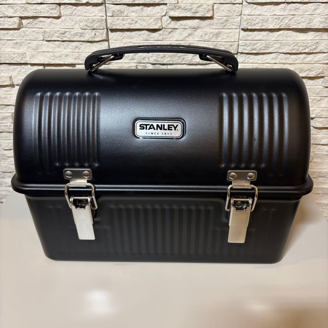 人気色ブラック！スタンレー クラシックランチボックス 9.5L ※内部金具欠品