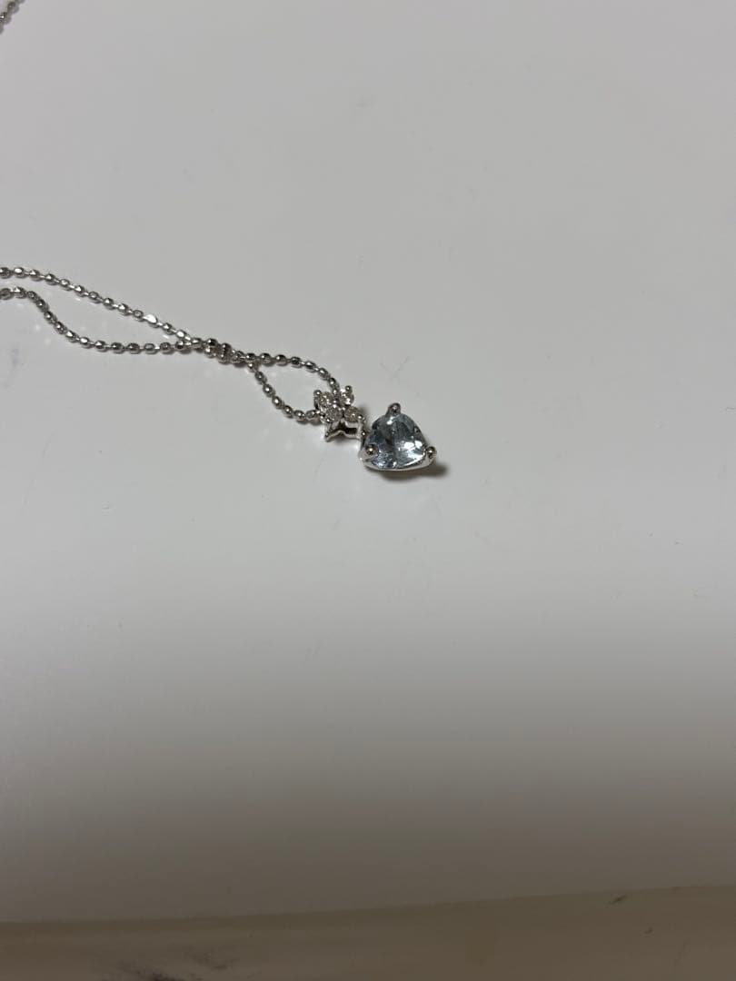 K18WGアクアマリンのネックレス